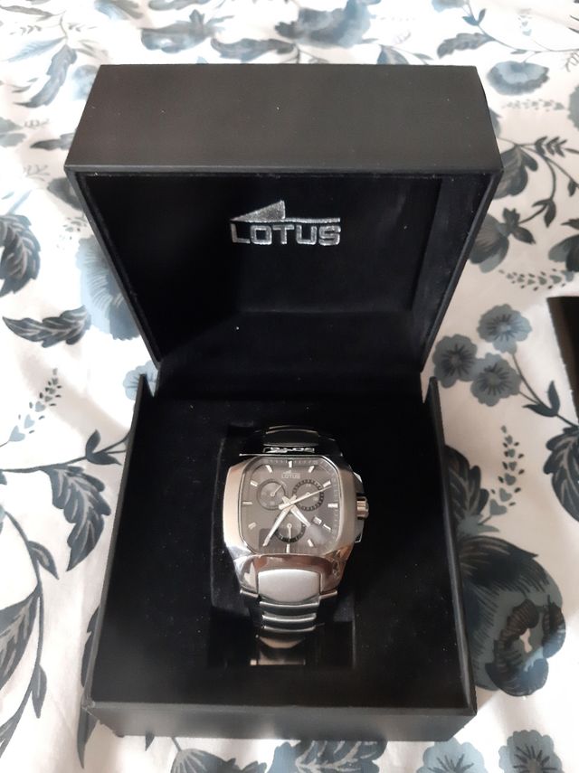 RELOJ LOTUS titanio