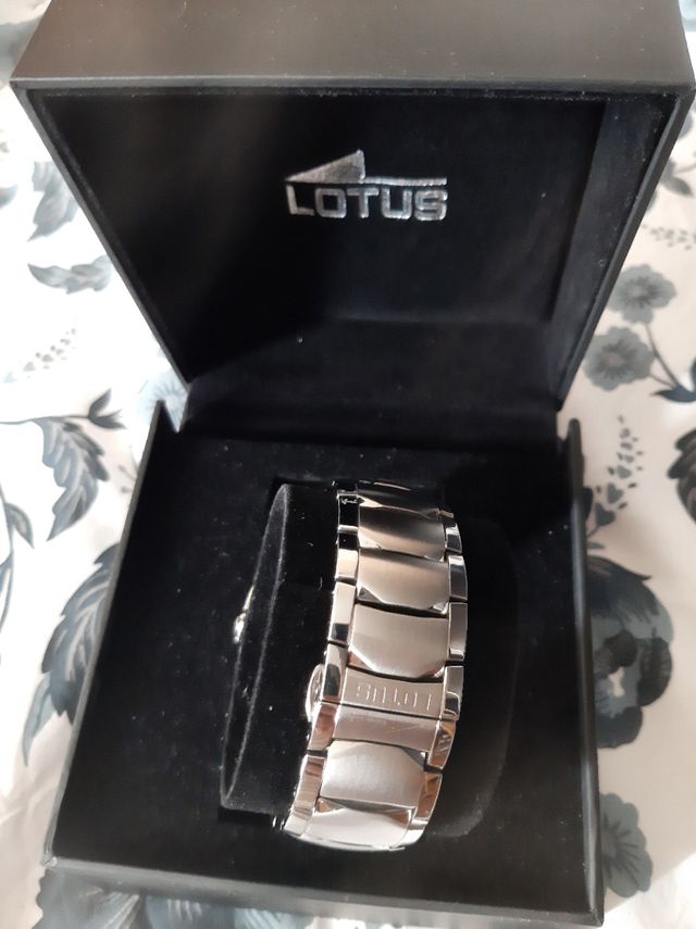 RELOJ LOTUS titanio