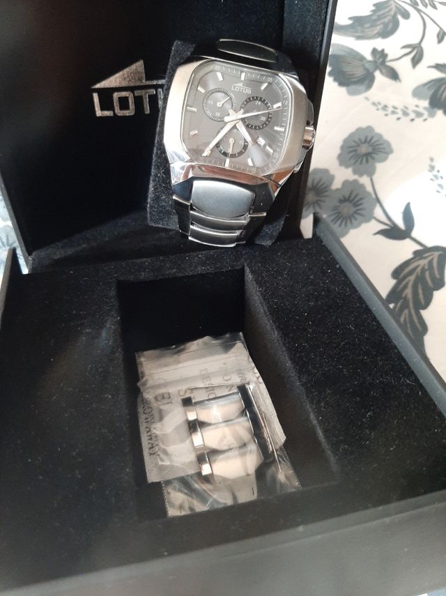 RELOJ LOTUS titanio