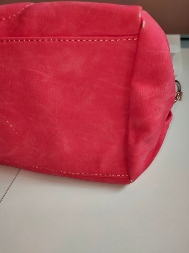 Bolso de mano rosa y naranja