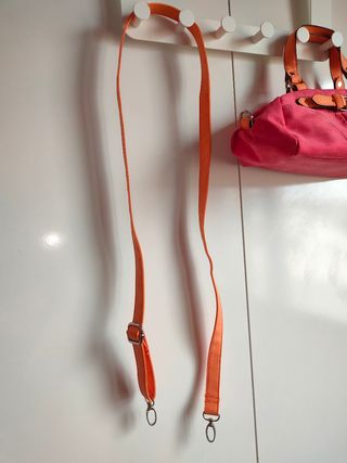 Bolso de mano rosa y naranja