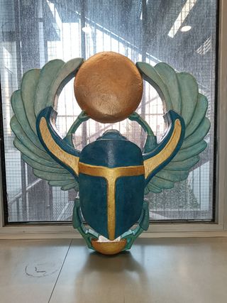 Escultura de escarabajo egipcio