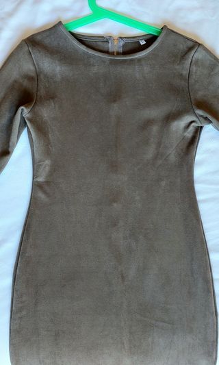 Vestido entallado antelina