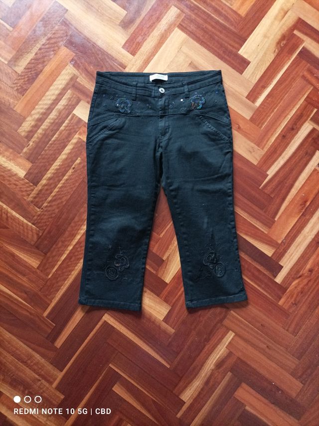 Pantalón Mujer Negro Paris Pirata Moda actual