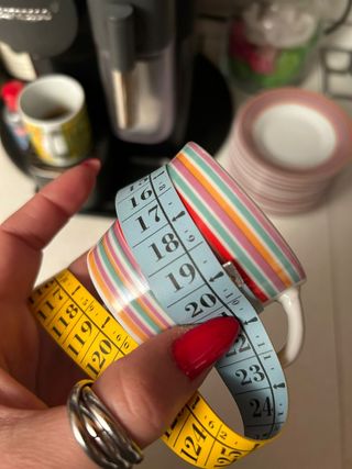 4 tazze caffè con piattini