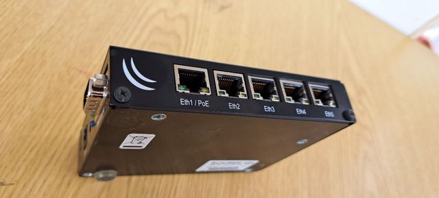 Routerband mikrotik 450g usado