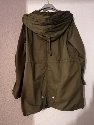 Abrigo desmontable 3 partes.  talla M.