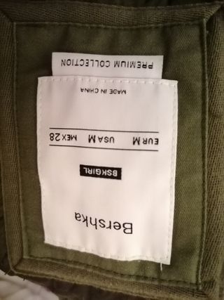 Abrigo desmontable 3 partes.  talla M.