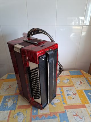 Acordeon Royal Standard 80 bajos