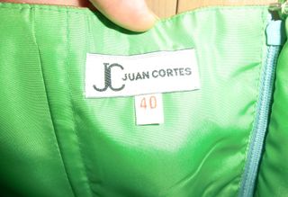 Vestido verde de flores.Talla 40.Escote palabra de