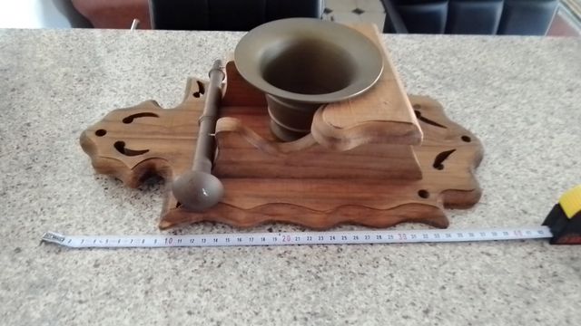 Espectacular Porta Almirez con su Almirez Vintage