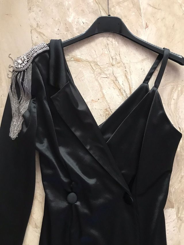 Vestido de una manga