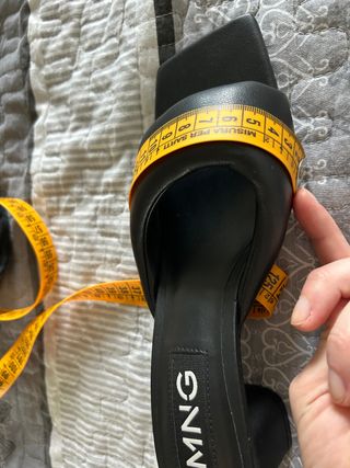 Sandalia nueva sin estrenar Mango negra 