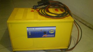 Cargador baterias carretilla electrica