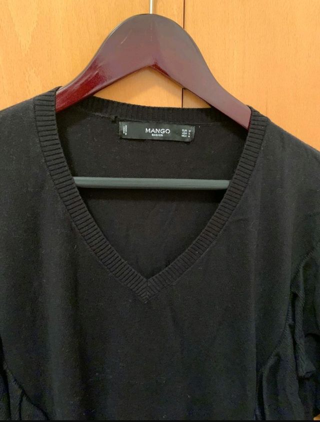 Jersey negro con volantes de Mango M.