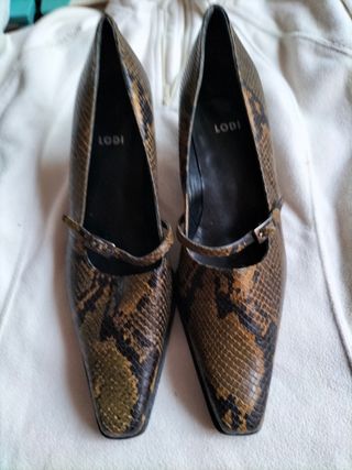 zapato de polipiel bueno 