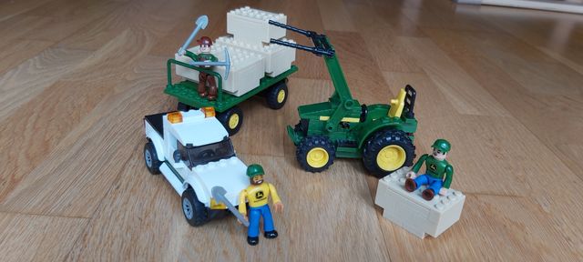Set de construcción John Deere de Mega Bloks.