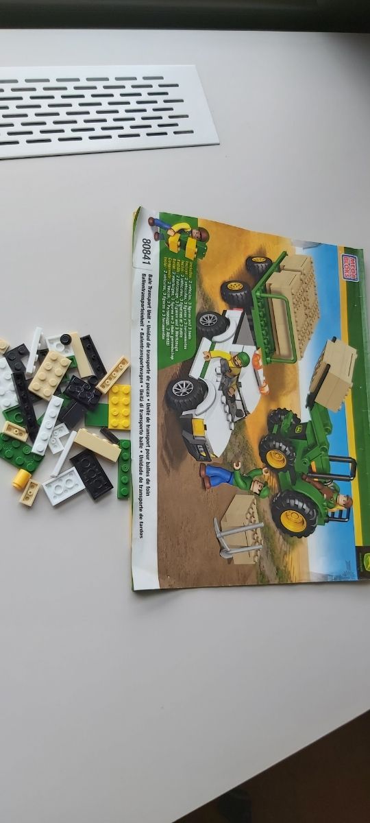 Set de construcción John Deere de Mega Bloks.