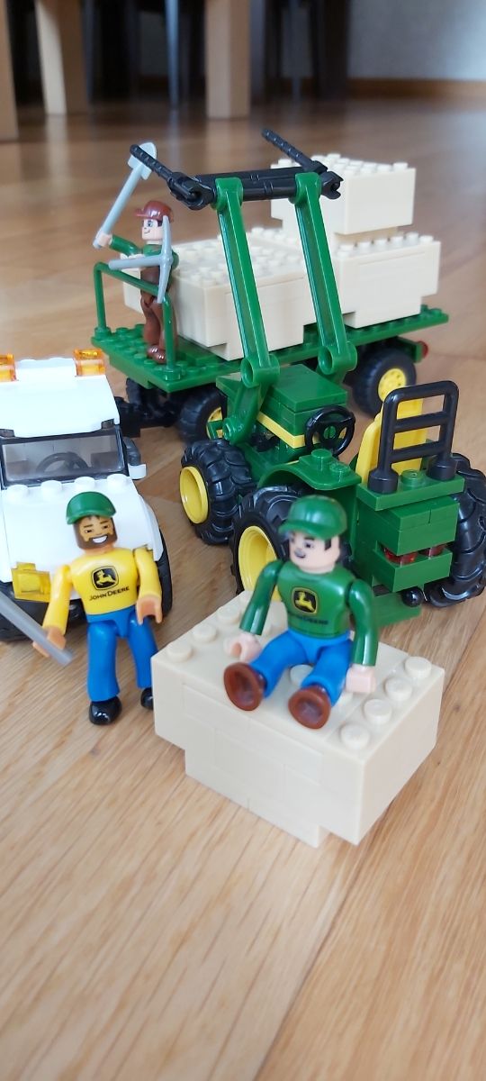Set de construcción John Deere de Mega Bloks.