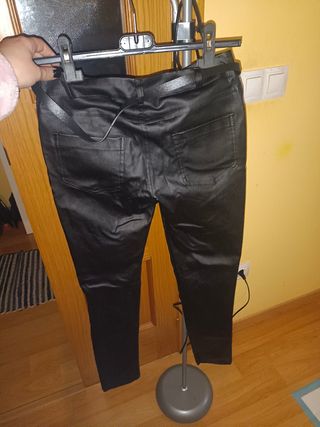 pantalón cuero 