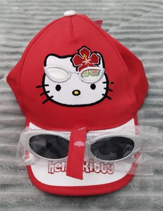 Gorra y gafas