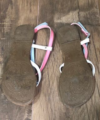 Sandalias de colores talla 39. 
