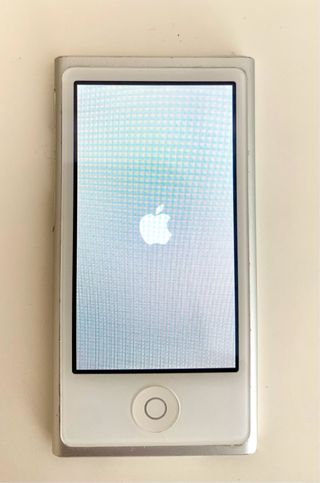 IPod Nano 7 generación blanco como nuevo. 16Gb