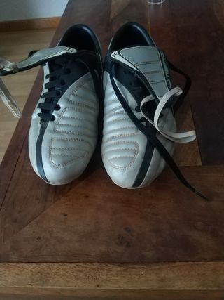 botas y espinilleras