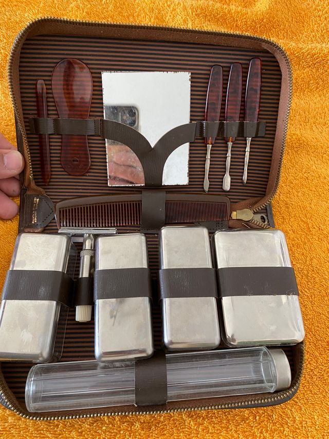 Neceser antiguo de viaje