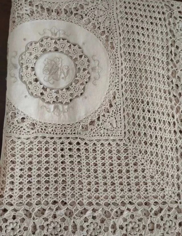 copriletto vintage lino e uncinetto 