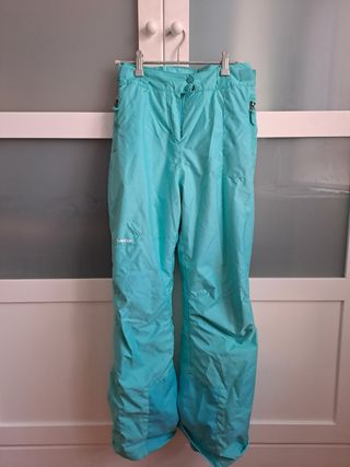 Pantalón impermeable de agua y nieve.