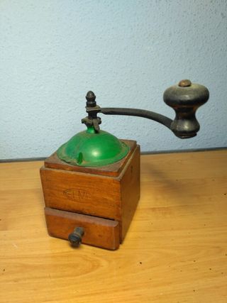 Molinillo de café antiguo
