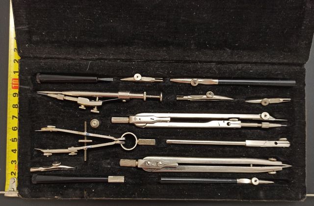 Estuche de Compás.