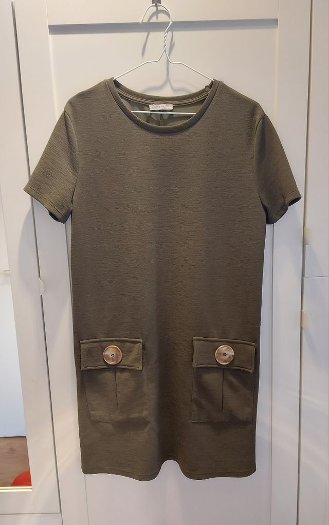 Vestido recto con bolsillos