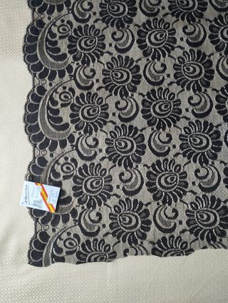 Mantilla de niña negra