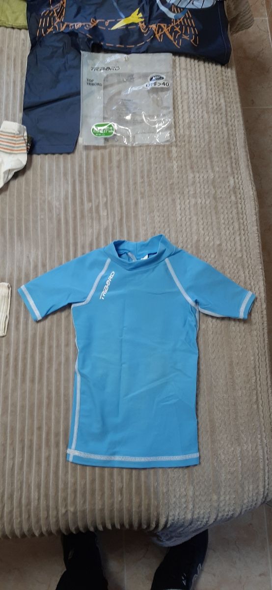 camiseta niño, talla 4 años, ideal para la playa,
