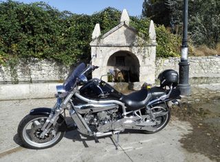 Hyosung Aquila GV650