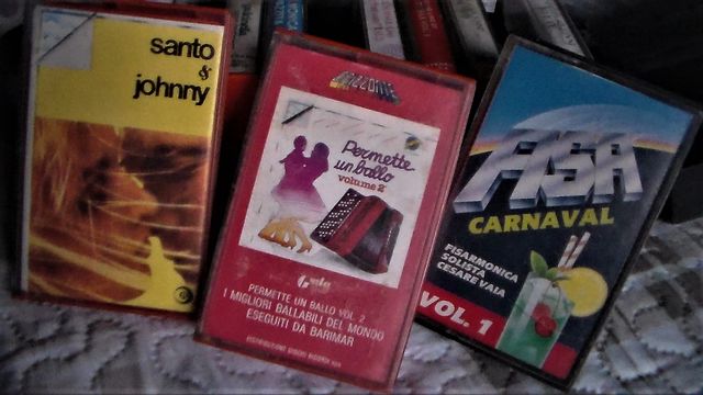 CASSETTE MUSICALI E PORTACASSETTE