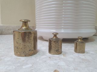 Antiguedad: Peso antiguo. Balanza