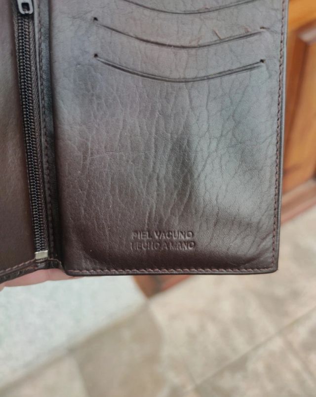 CARTERA/BILLETERA (HECHA A MANO, PIEL DE VACUNO)