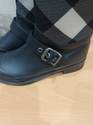 bota de agua burberry.T38