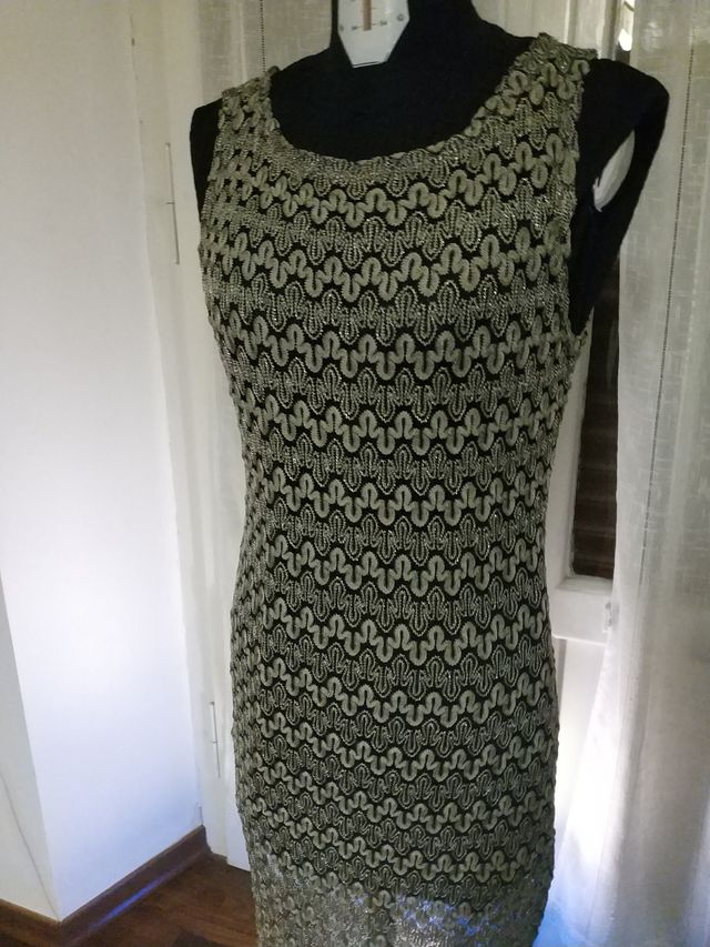 Abito sera con trasparenza e spacco laterale