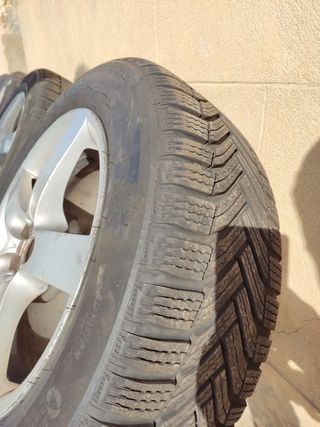Llantas 16" con neumático de nieve