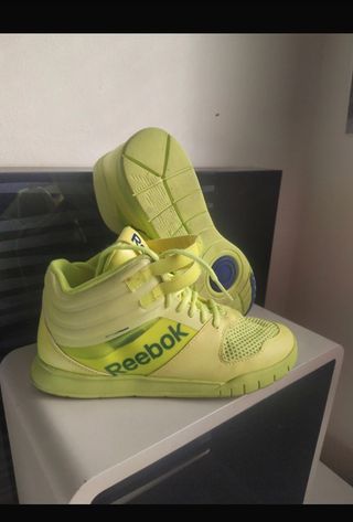 Reebok amarillas