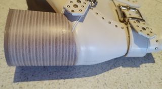 Botin mujer tachuelas