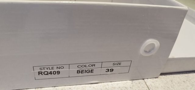 Botin mujer tachuelas