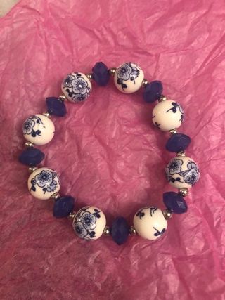Gargantilla negra más otra bisutería
