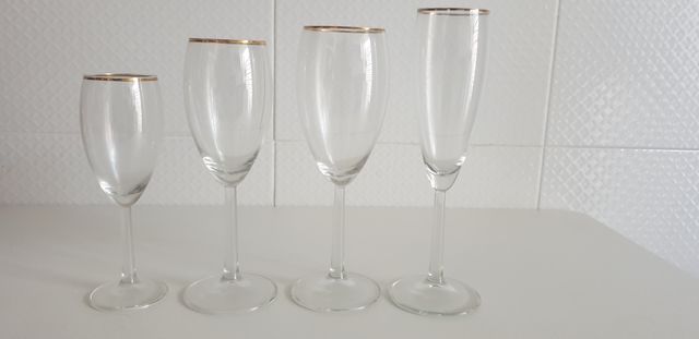 Cristaleria holandesa con ribete de oro