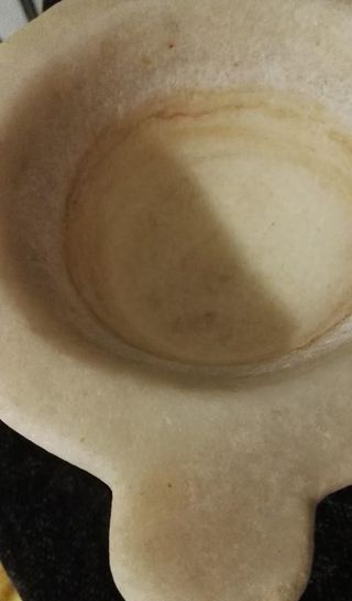 Mortero en mármol blanco muy antiguo