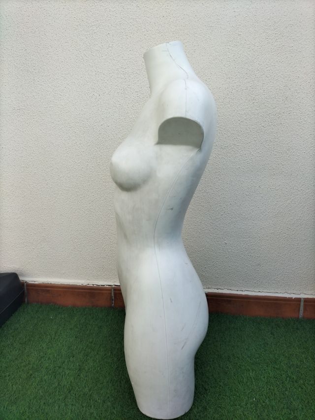 Busto de Chica, Medio cuerpo